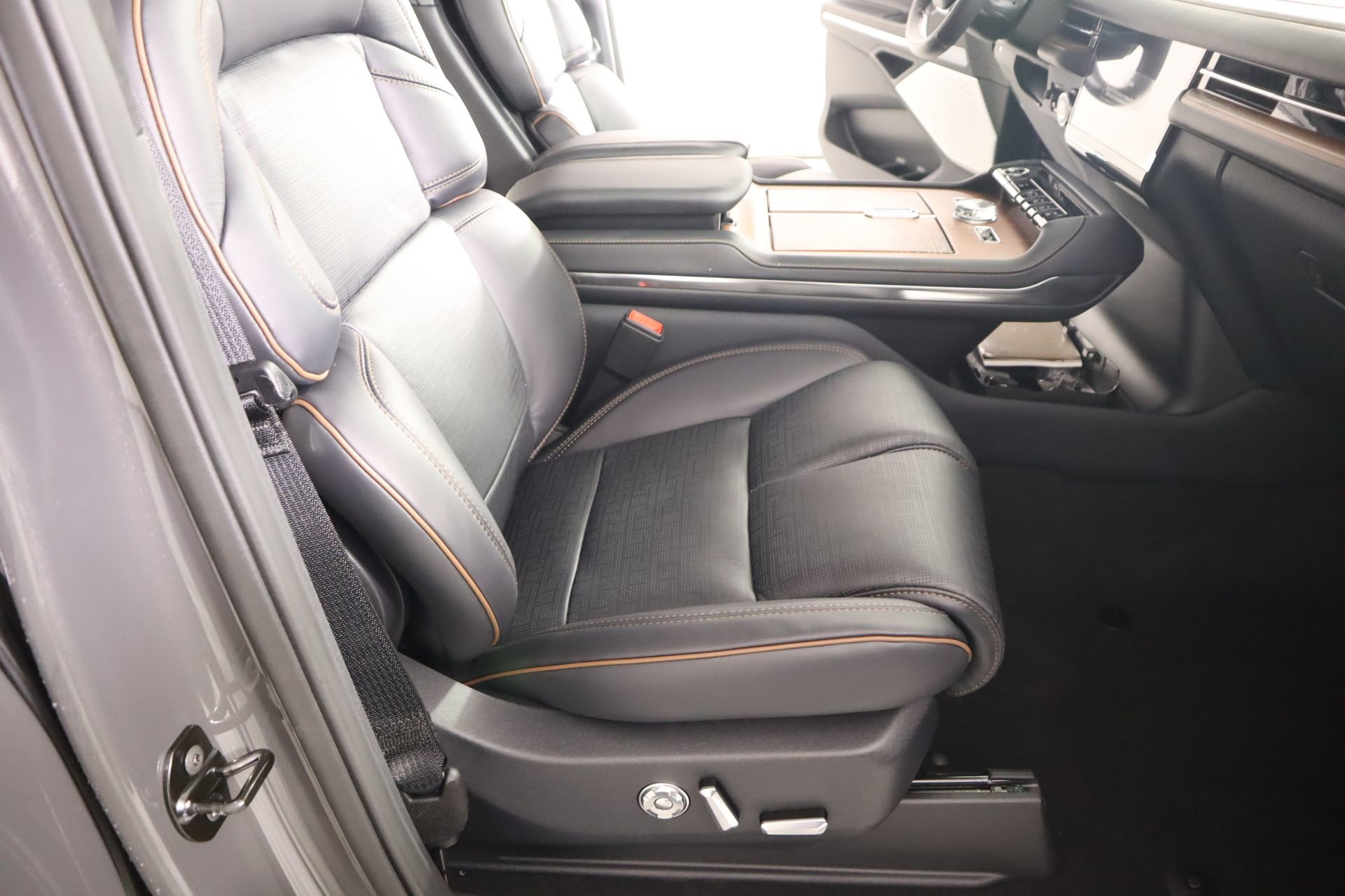 New 2026 Lincoln Navigator Black Label image 15