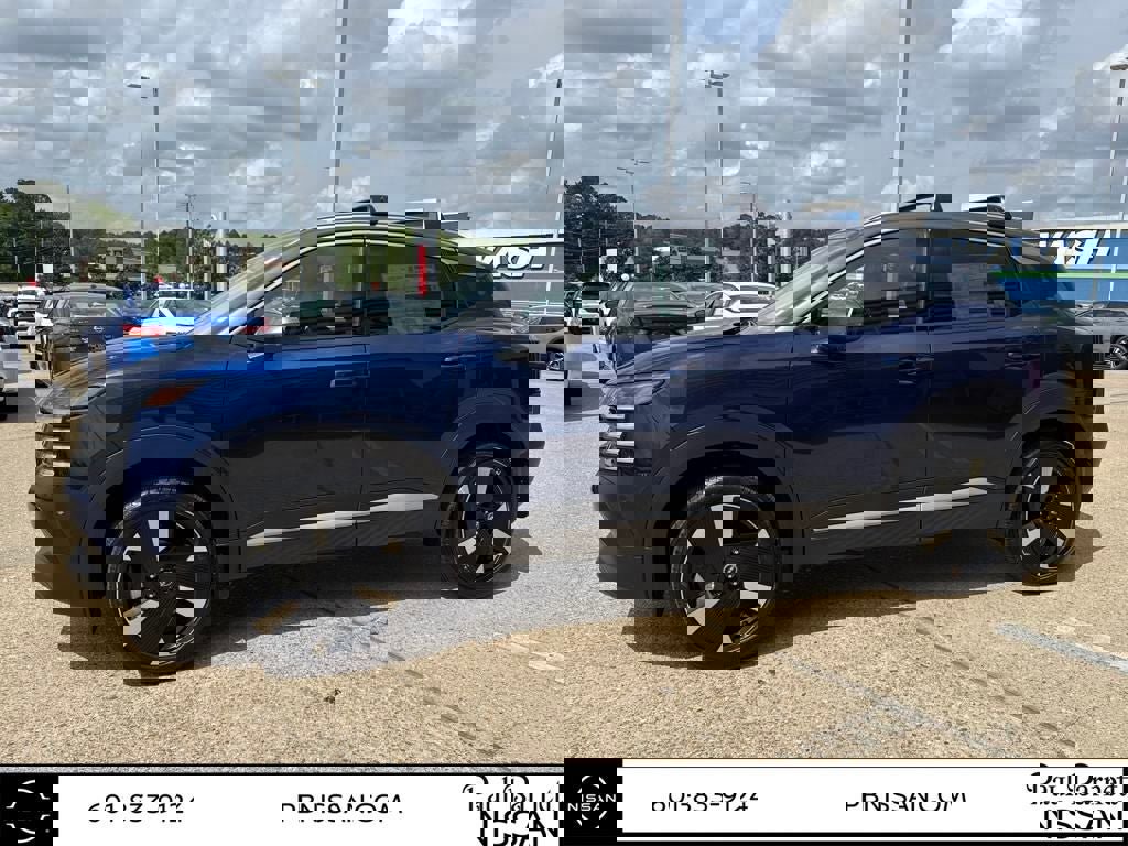 New 2025 Nissan Kicks SR image 4