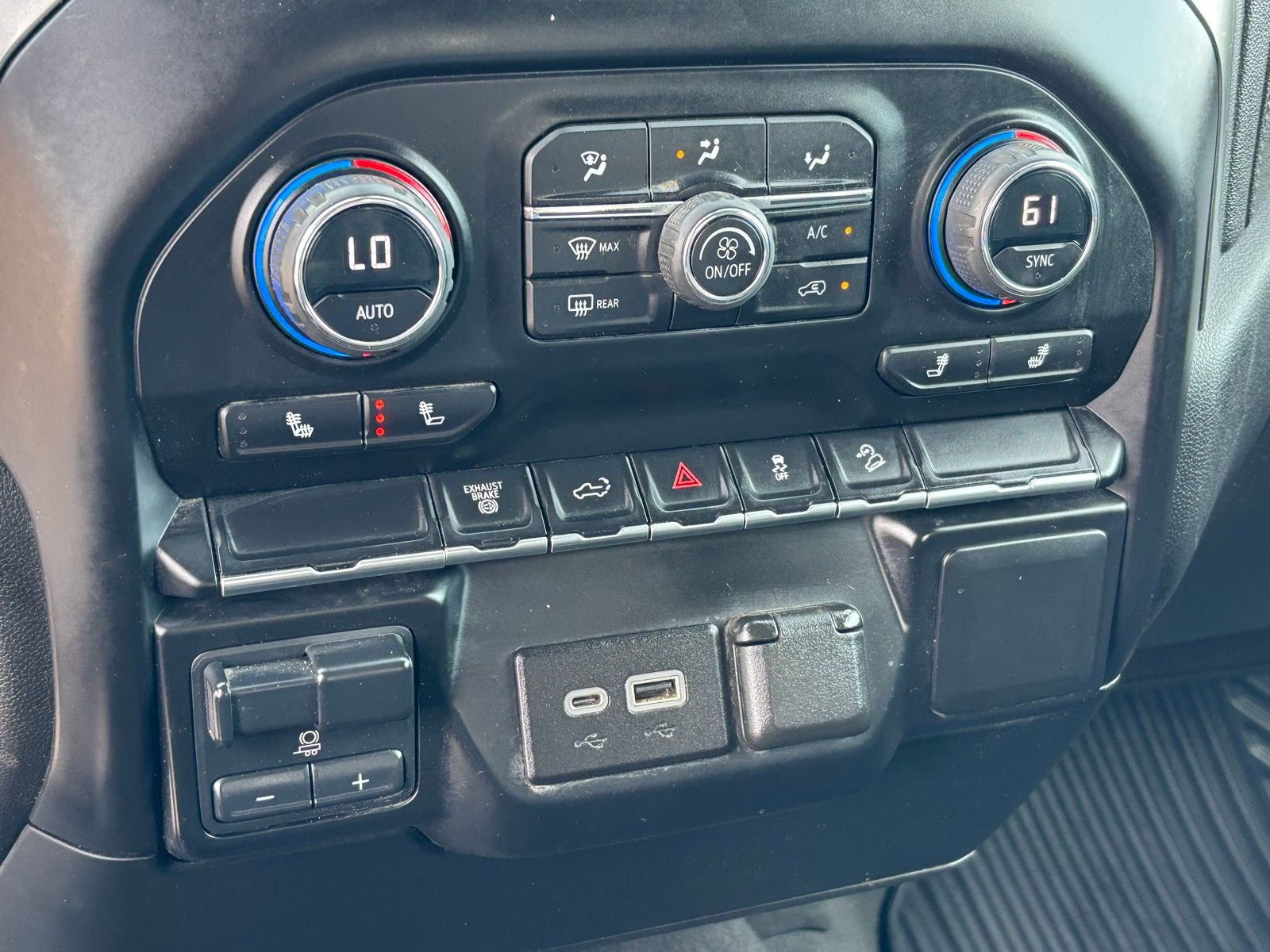 Used 2023 Chevrolet Silverado 2500 LT w/ Convenience Package image 8