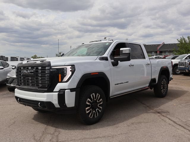 New 2026 GMC Sierra 2500 Denali Ultimate w/ LPO, Black Badging Package AWD/4WD image 3