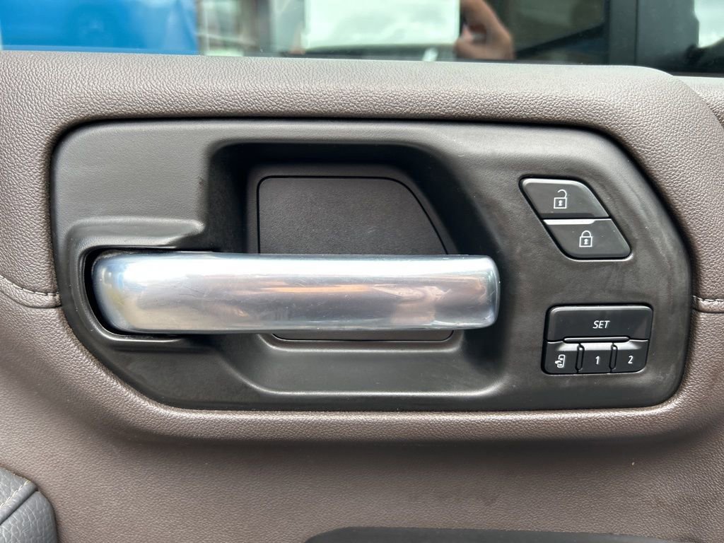 Used 2022 GMC Sierra 3500 Denali w/ Denali Ultimate Package image 20