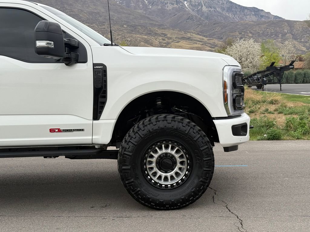 Used 2026 Ford F350 Lariat w/ Black Appearance Package AWD/4WD image 3