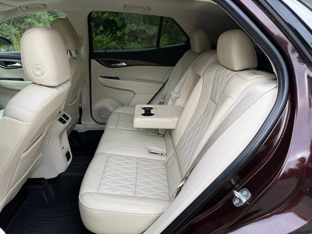 Used 2022 Buick Envision Avenir w/ Technology Package II image 18