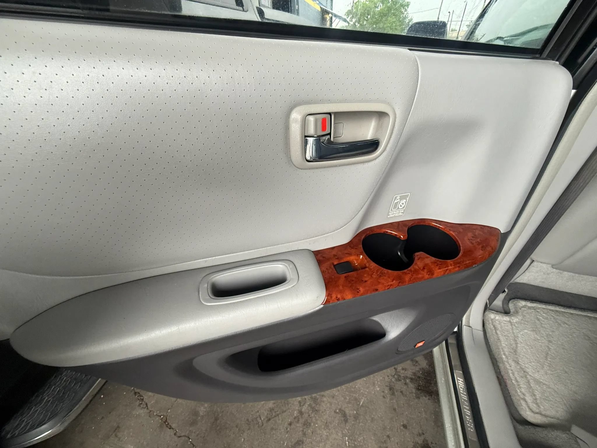 Used 2004 Toyota Highlander Limited FWD image 20