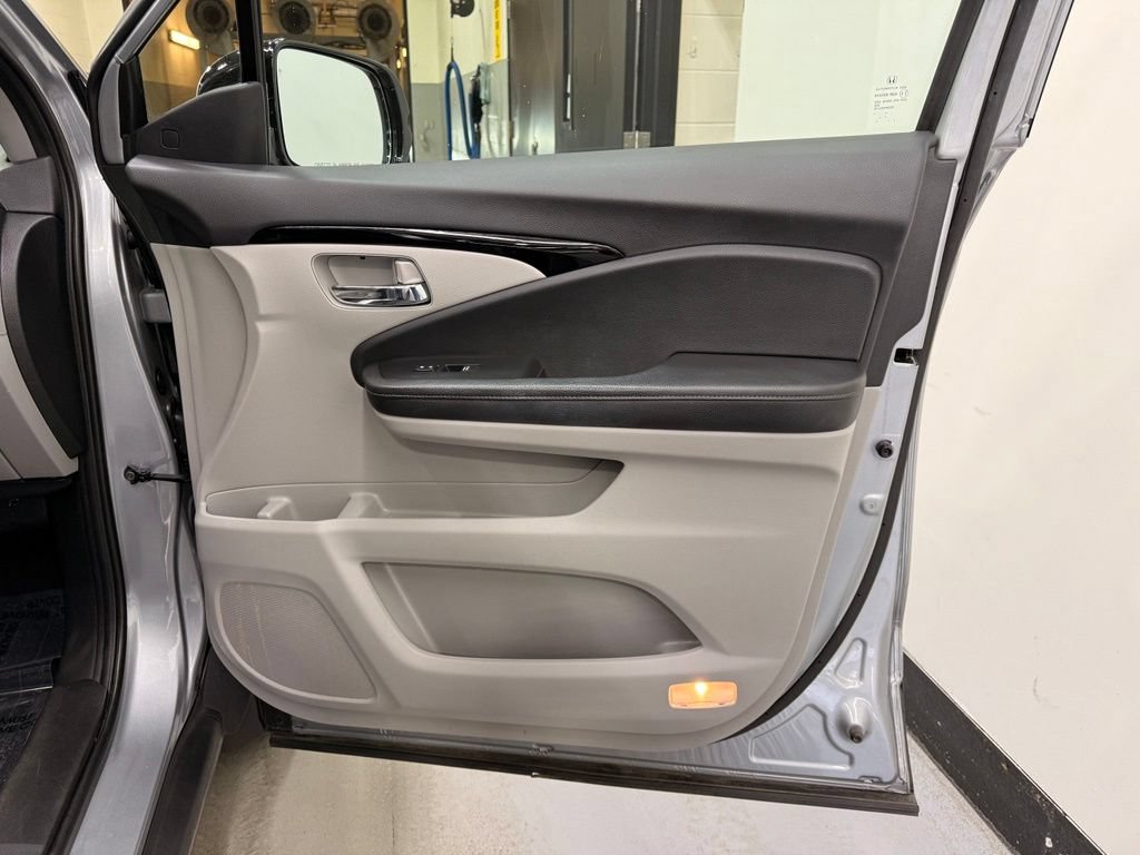 Used 2020 Honda Ridgeline RTL-E image 28