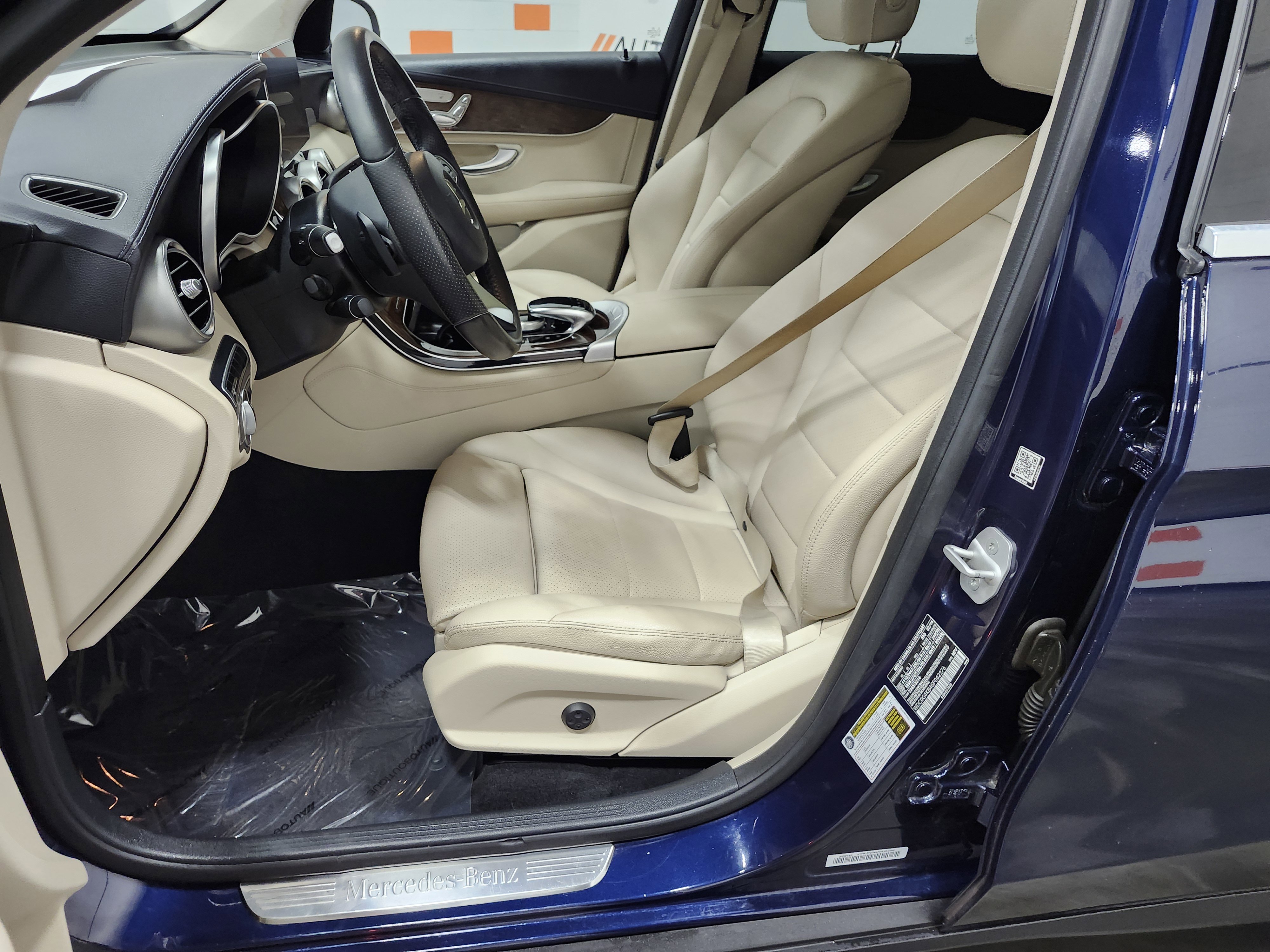 Used 2016 Mercedes-Benz GLC 300 4MATIC image 23