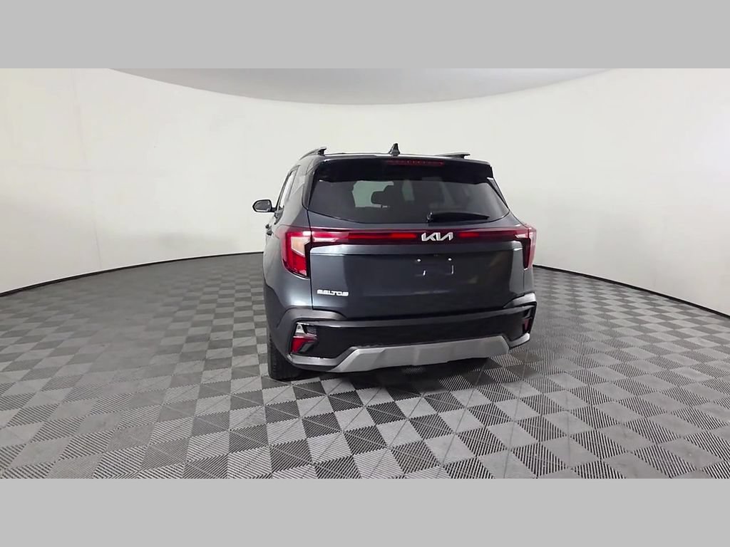 Used 2024 Kia Seltos EX FWD image 41