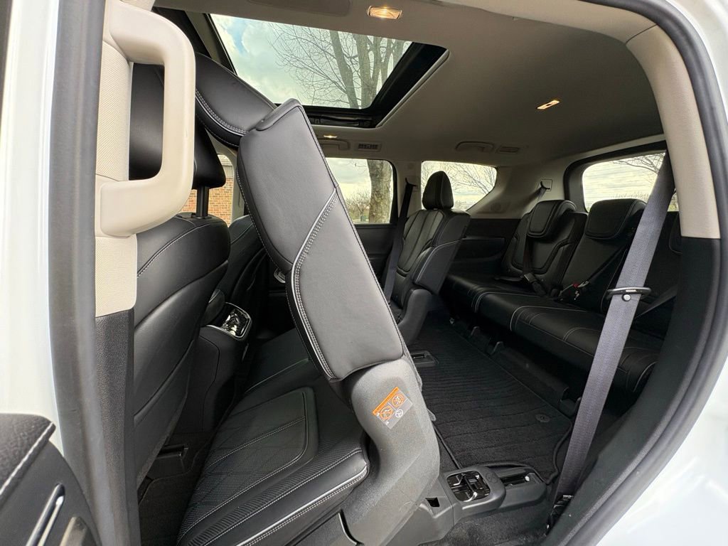 Used 2025 INFINITI QX80 Sensory AWD/4WD image 47