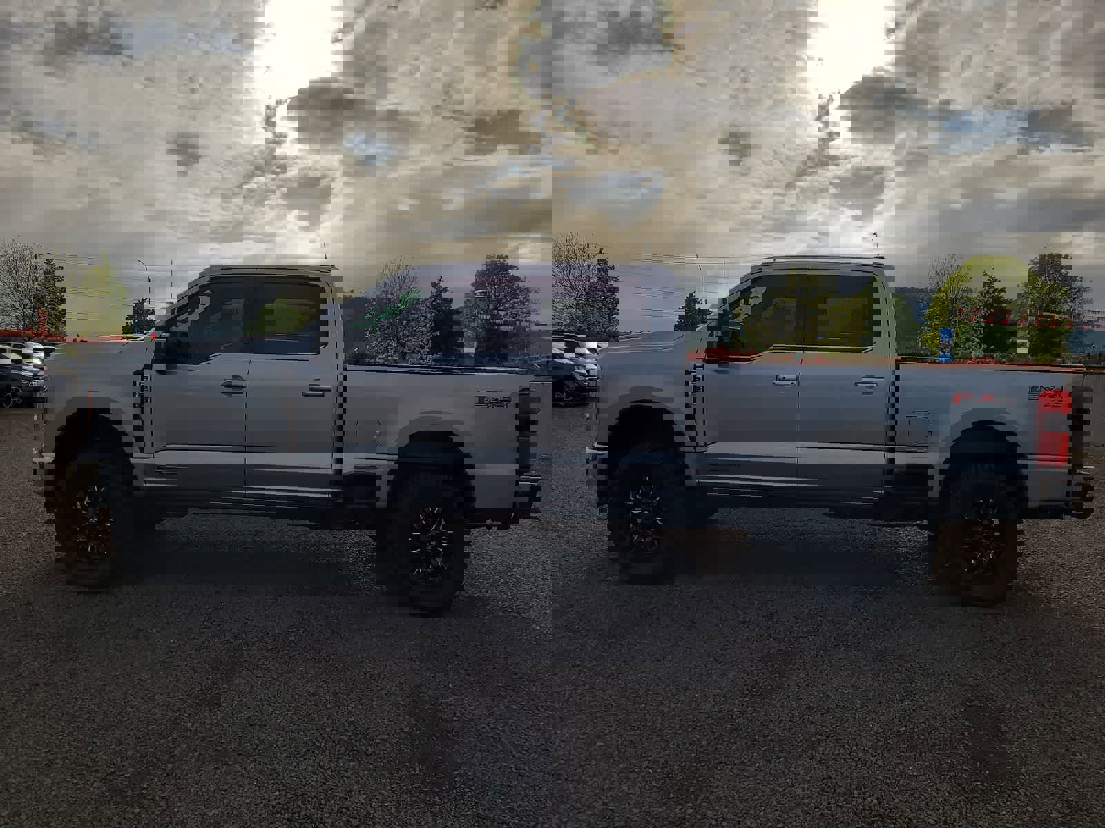 Used 2024 Ford F350 Lariat w/ Lariat Ultimate Package AWD/4WD image 2