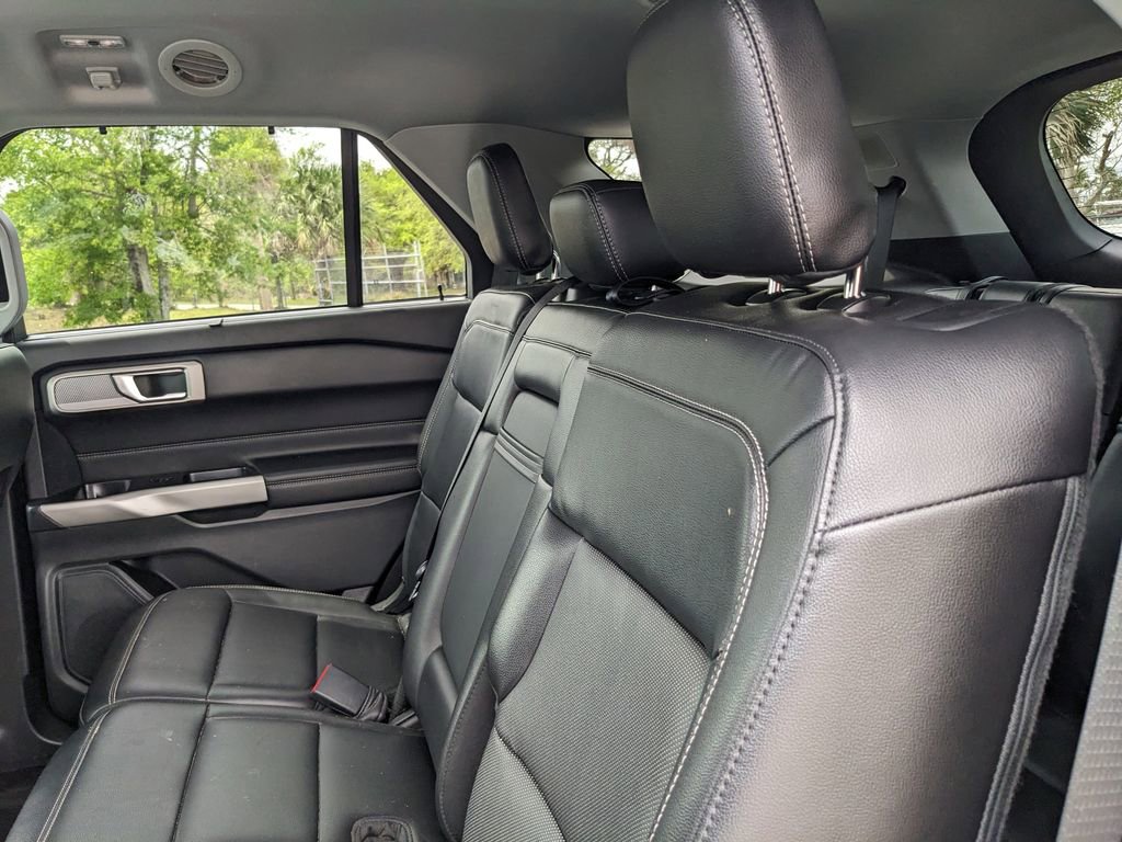Used 2021 Ford Explorer Limited w/ Equipment Group 301A image 18