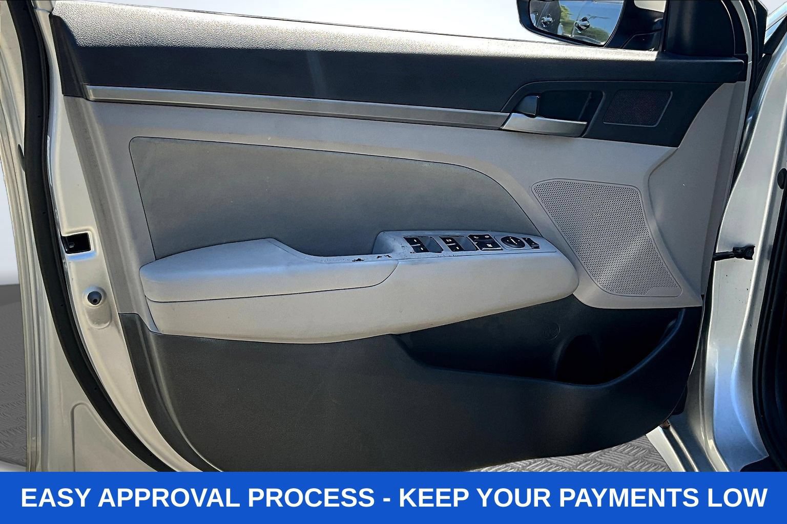 Used 2017 Hyundai Elantra SE FWD image 25