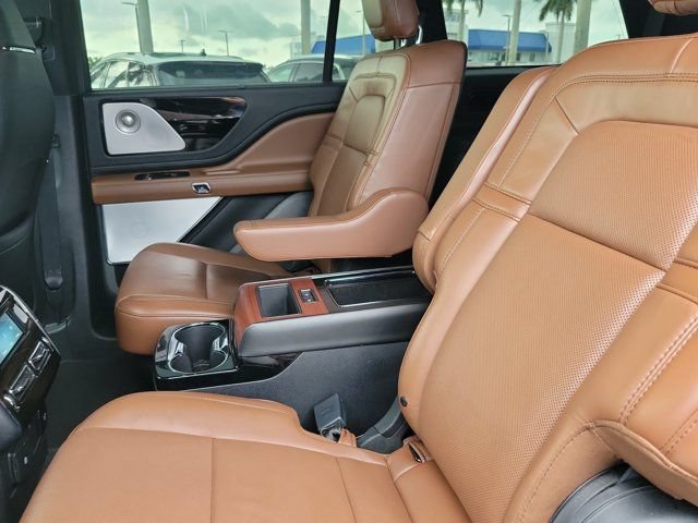 Certified 2020 Lincoln Aviator Reserve w/ Equipment Group 202A AWD/4WD image 16