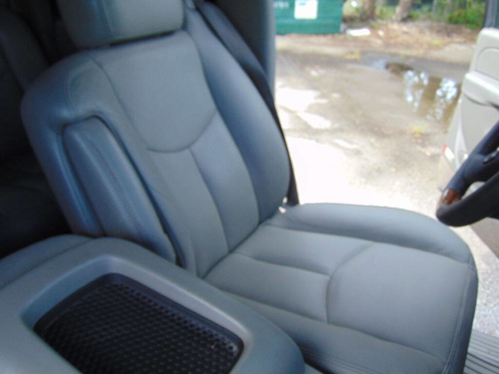 Used 2005 Chevrolet Silverado 2500 LS w/ Heavy-Duty Power Package image 28