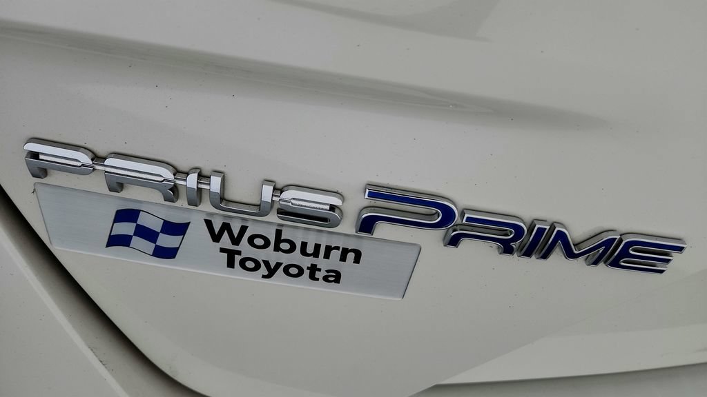 Used 2017 Toyota Prius Prime Advanced w/ Carpet Mat Package FWD image 13