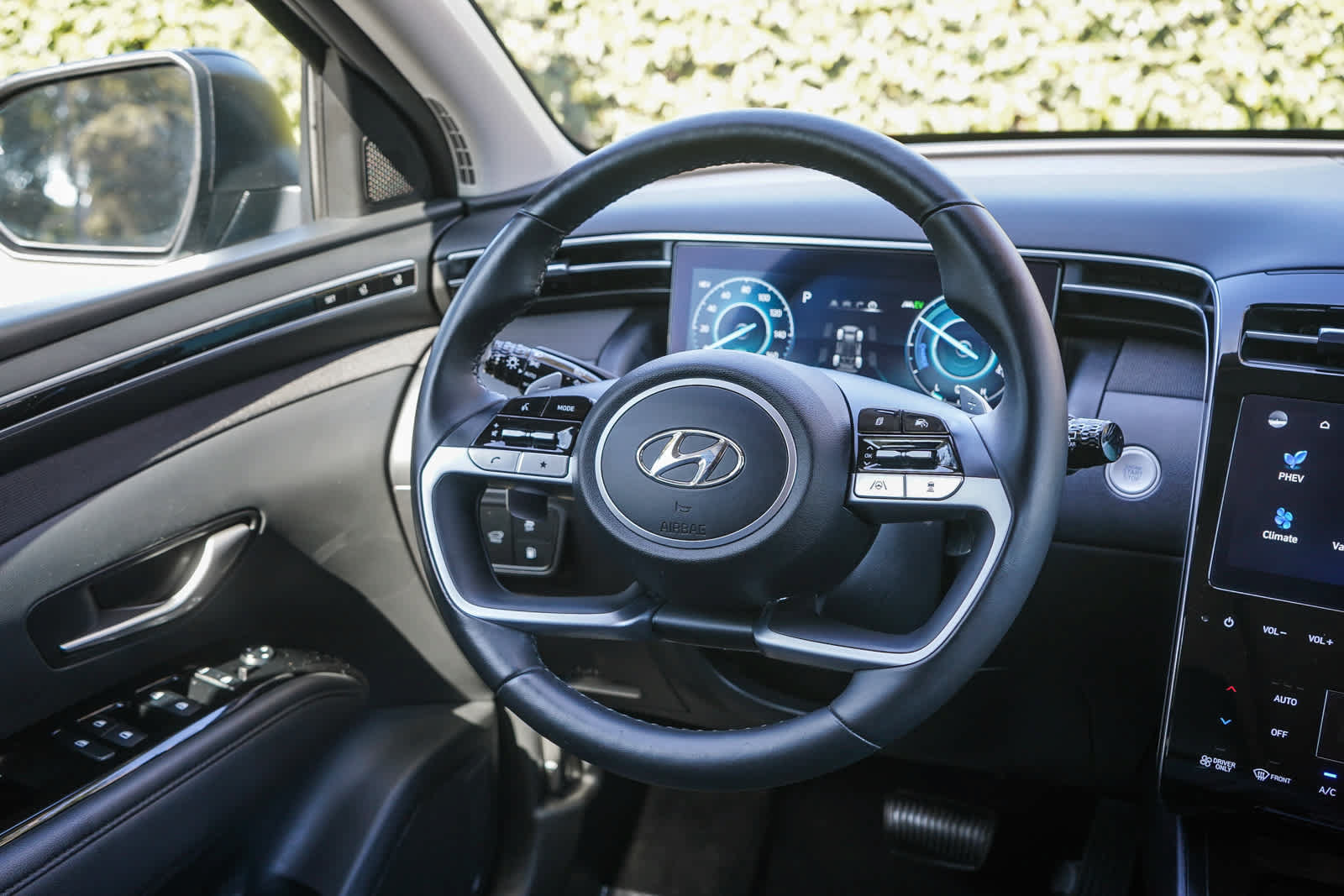 Certified 2024 Hyundai Tucson Limited AWD/4WD image 15