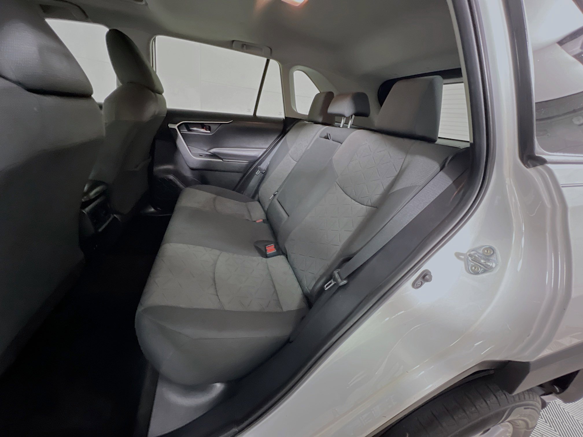 Used 2020 Toyota RAV4 XLE w/ Convenience Package image 29