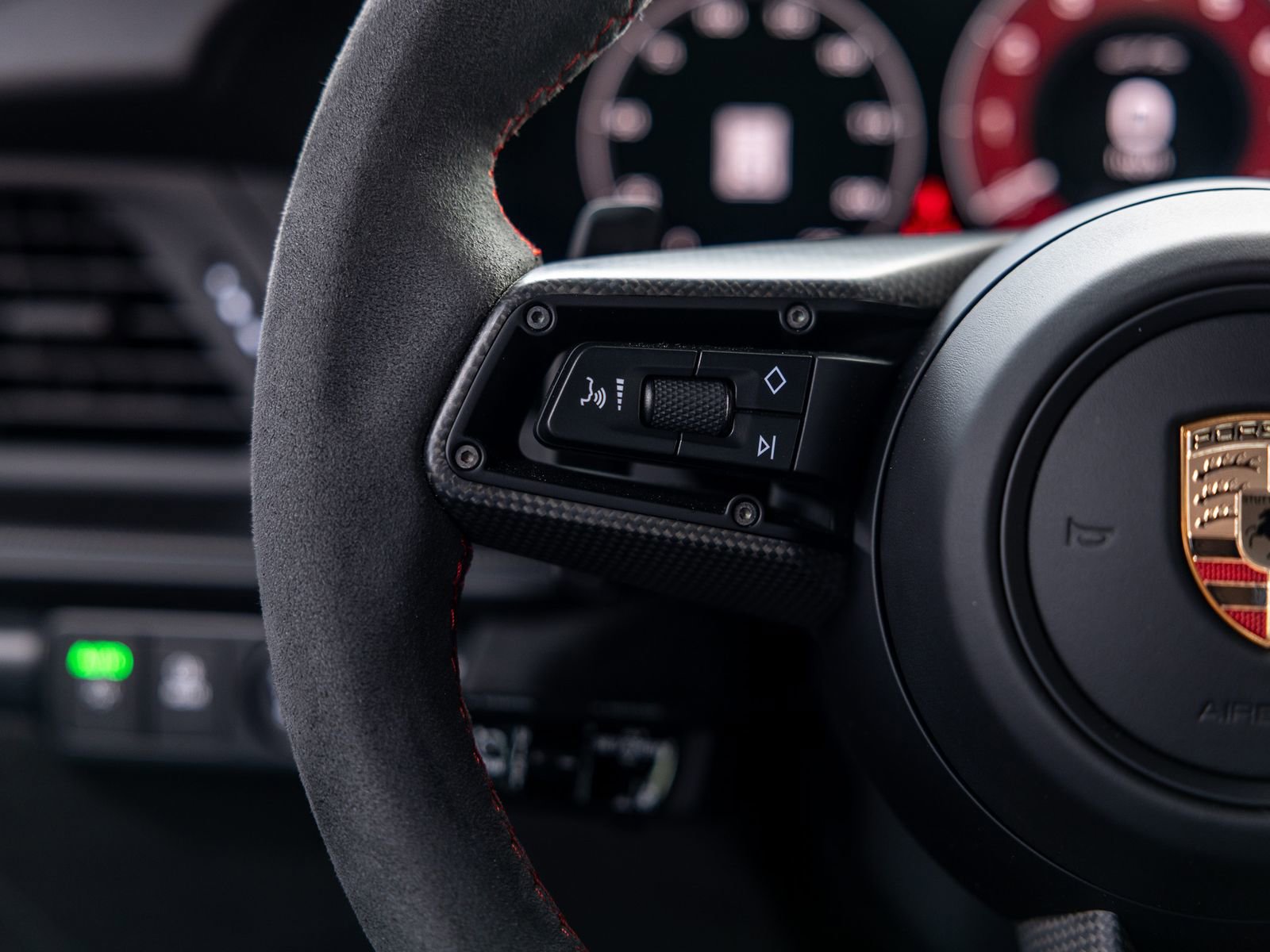 Certified 2025 Porsche 911 Carrera 4 GTS AWD/4WD image 43