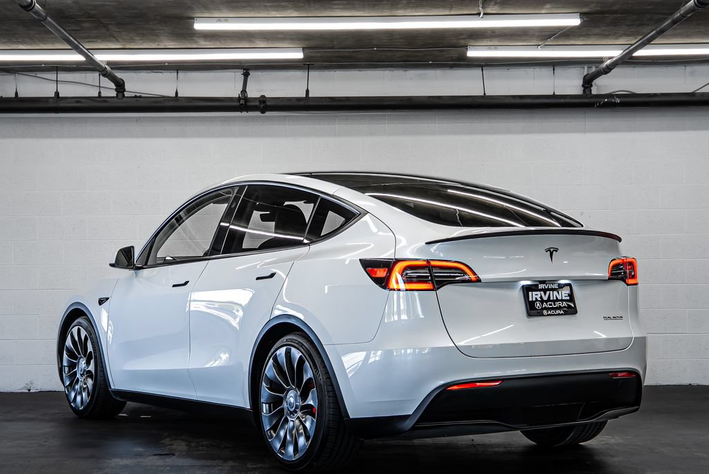 Used 2023 Tesla Model Y Performance AWD/4WD image 3