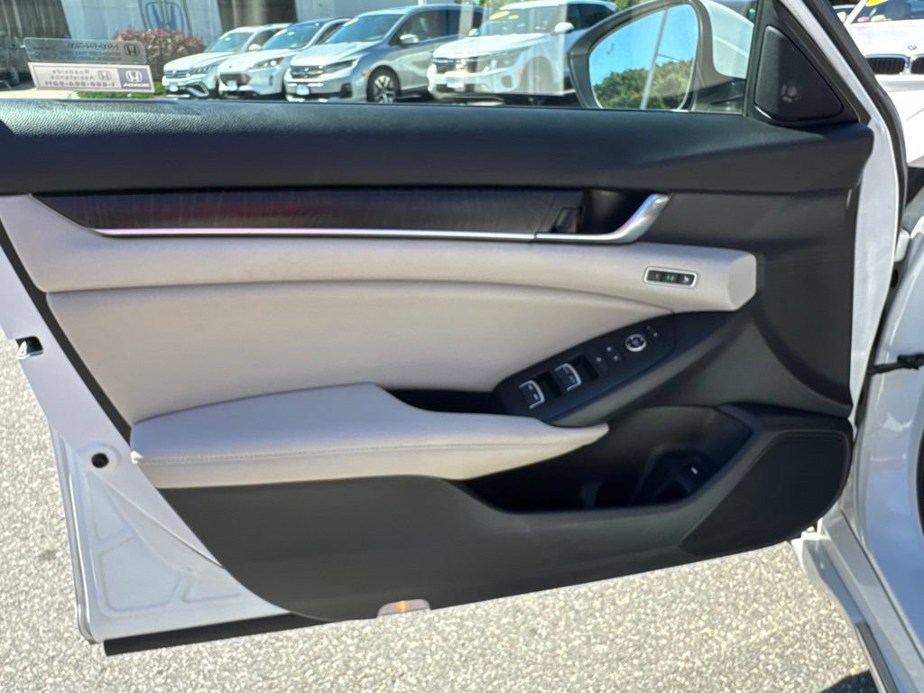 Used 2019 Honda Accord Touring image 15