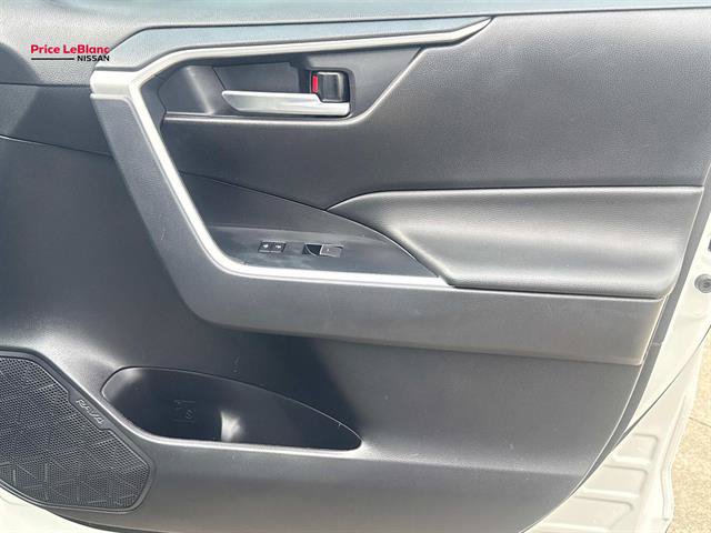 Used 2025 Toyota RAV4 XLE FWD image 13