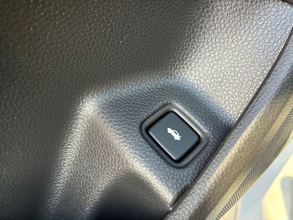 Used 2018 Honda Accord EX-L image 31