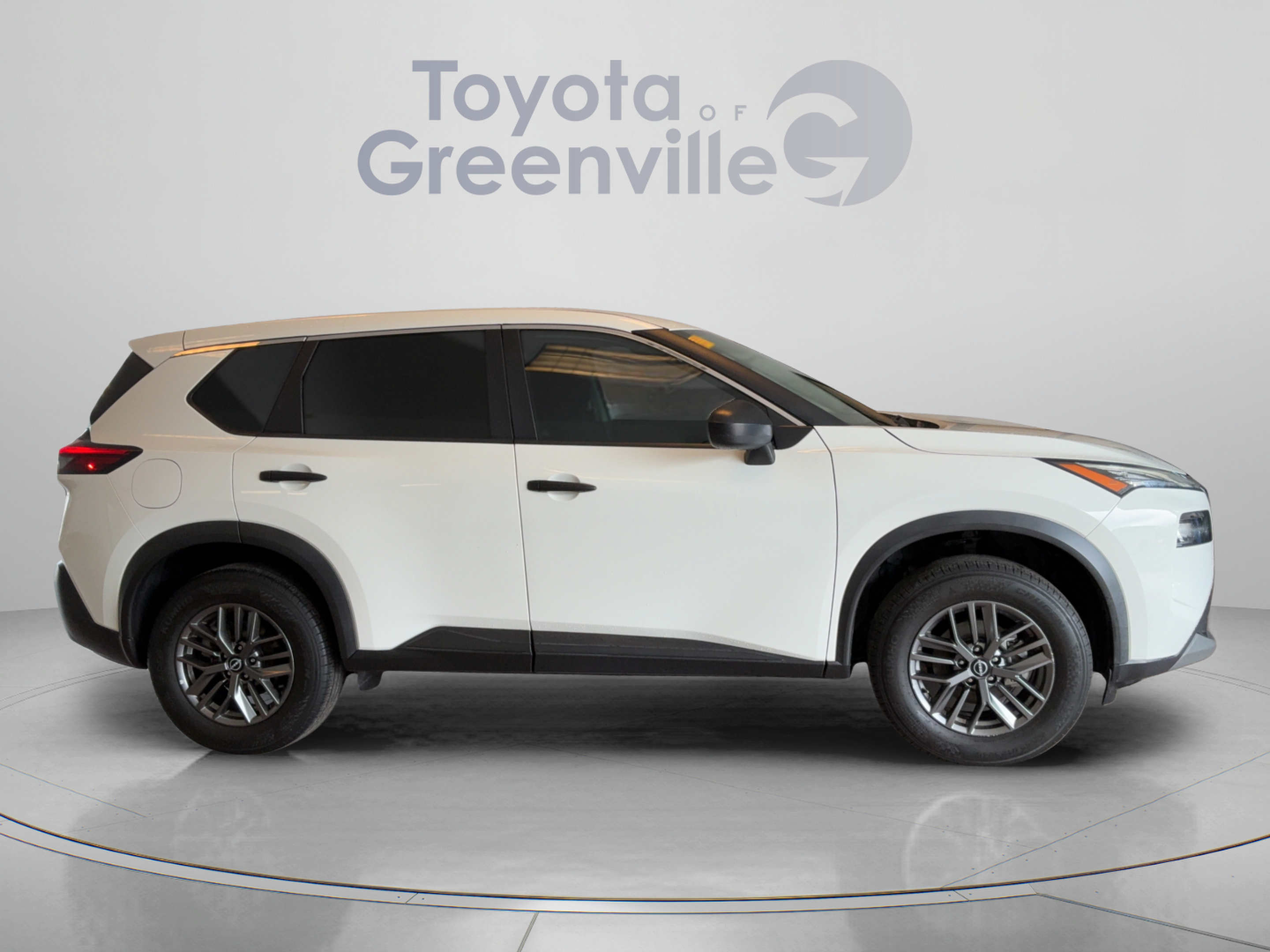 Used 2023 Nissan Rogue S AWD/4WD image 7