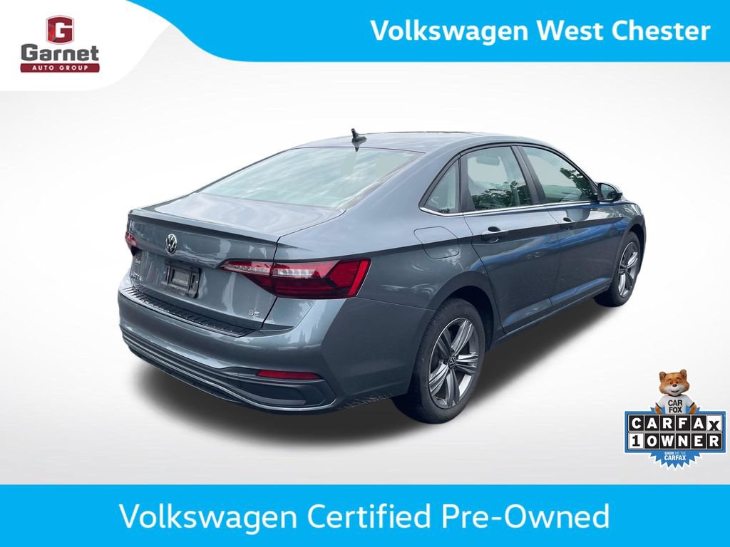 Certified 2024 Volkswagen Jetta SE w/ Panoramic Sunroof Package FWD image 5