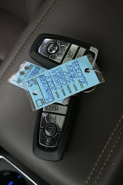 Used 2024 Lincoln Corsair Grand Touring AWD/4WD image 30
