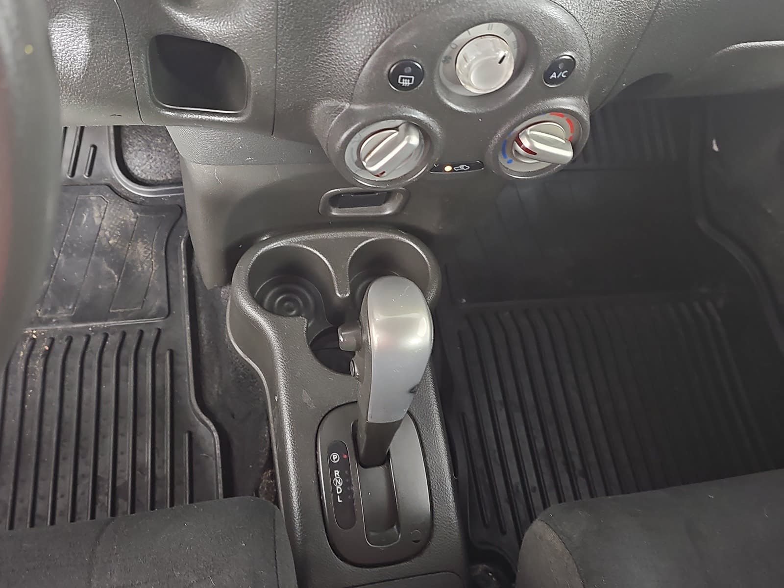 Used 2013 Nissan Cube FWD image 19