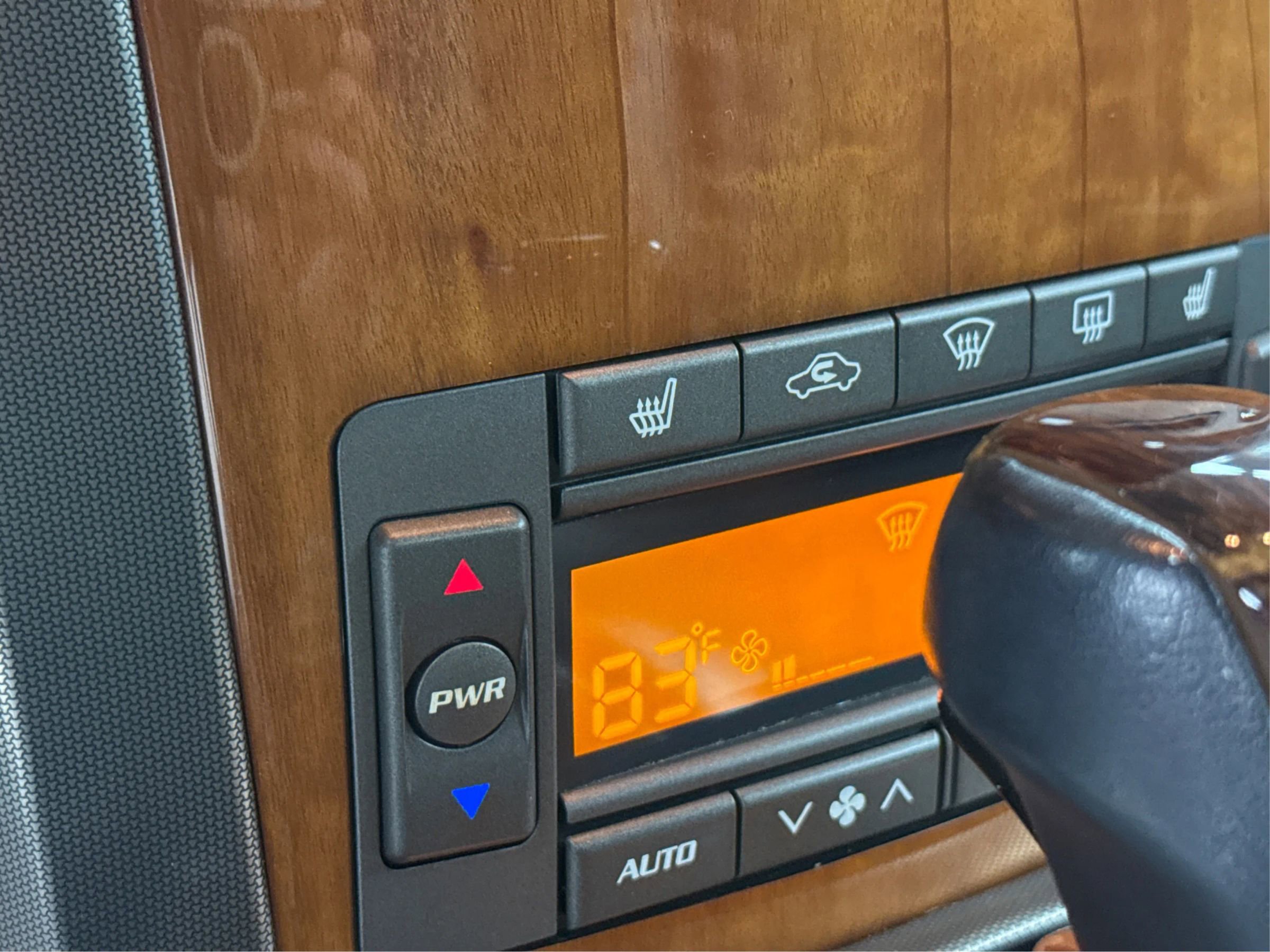 Used 2007 Cadillac XLR image 26