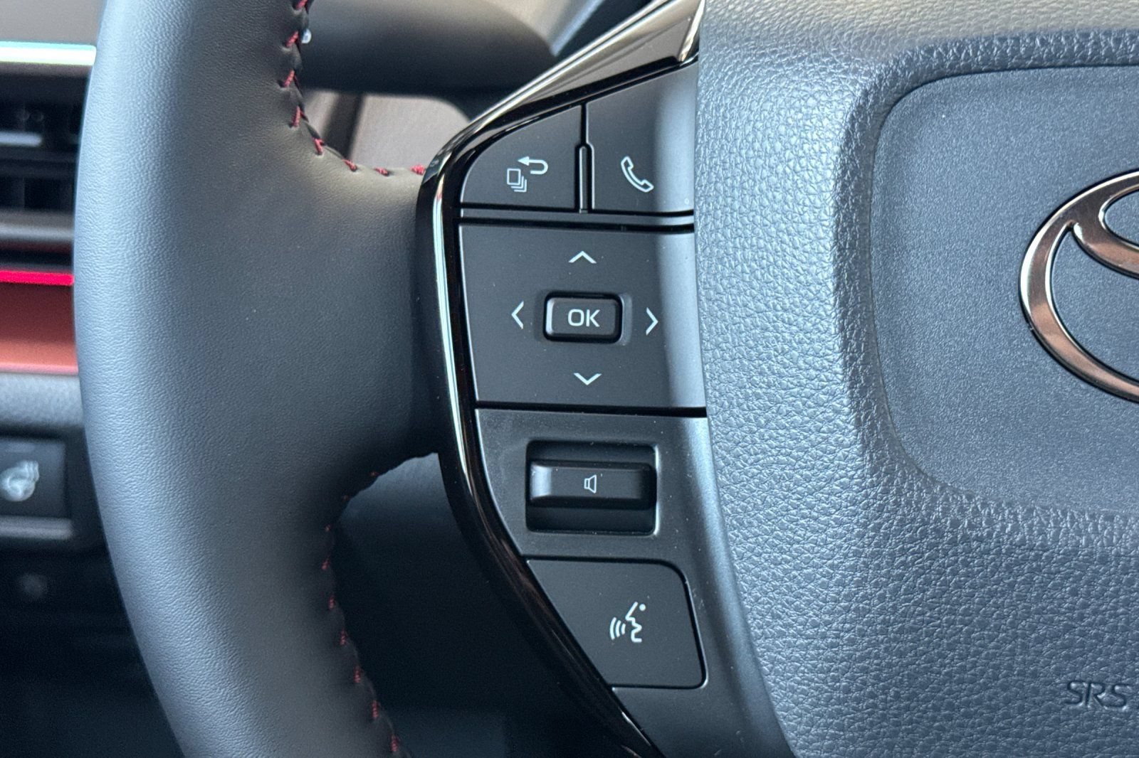 New 2026 Toyota Prius Plug-In Hybrid FWD image 27