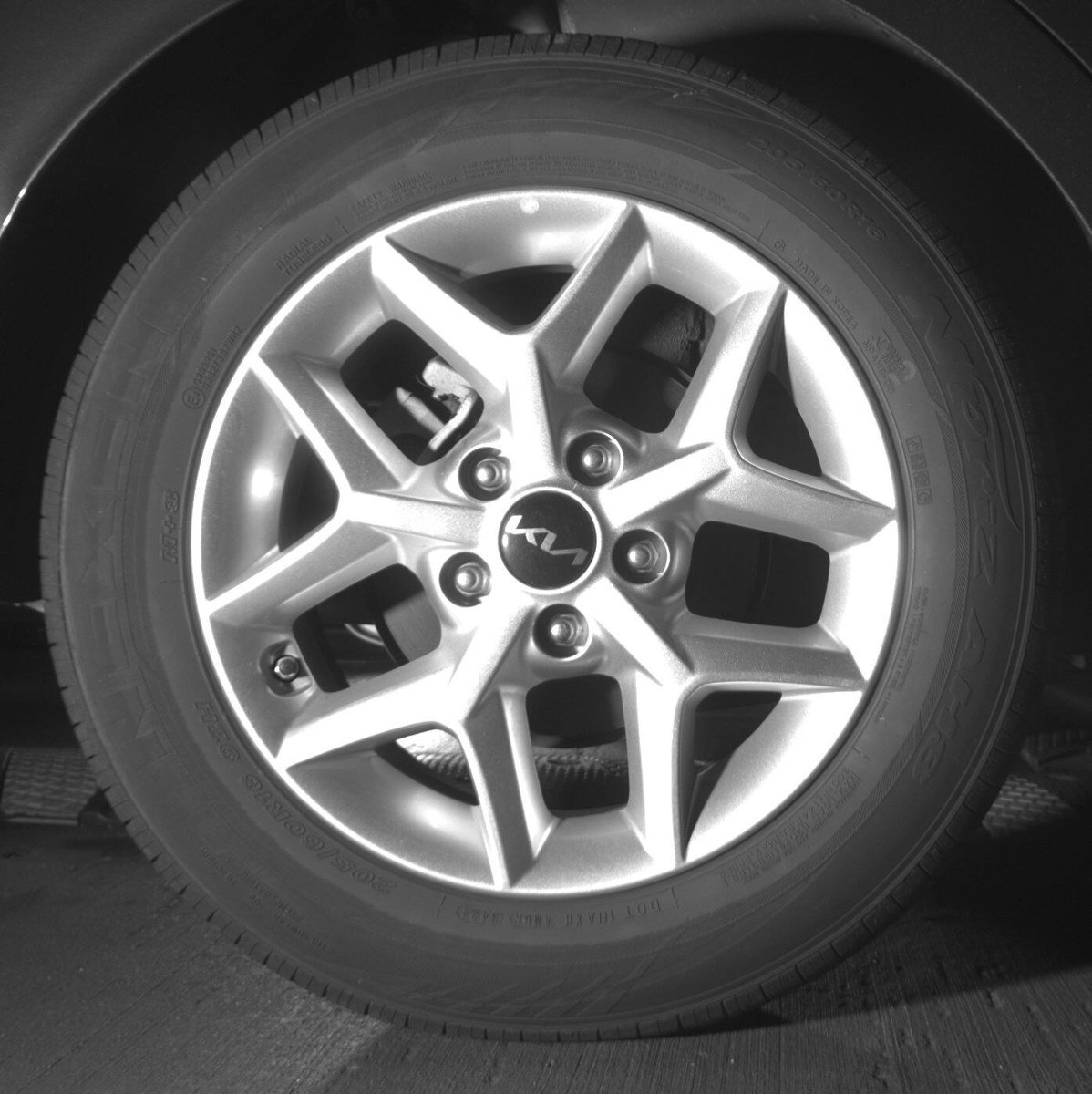 Used 2025 Kia Soul LX w/ LX Technology Package FWD image 12