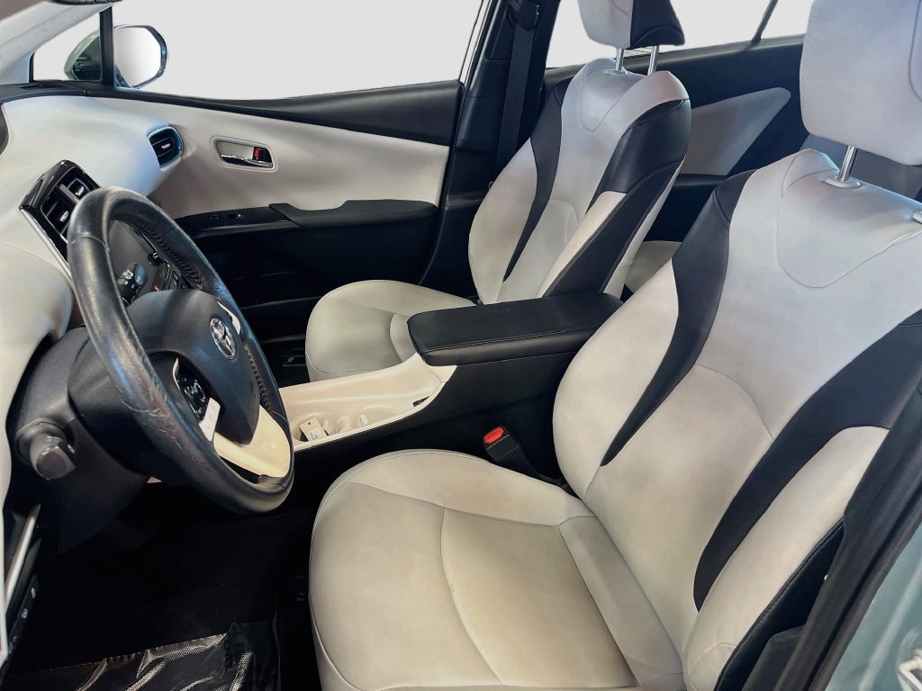 Used 2017 Toyota Prius Four FWD image 21