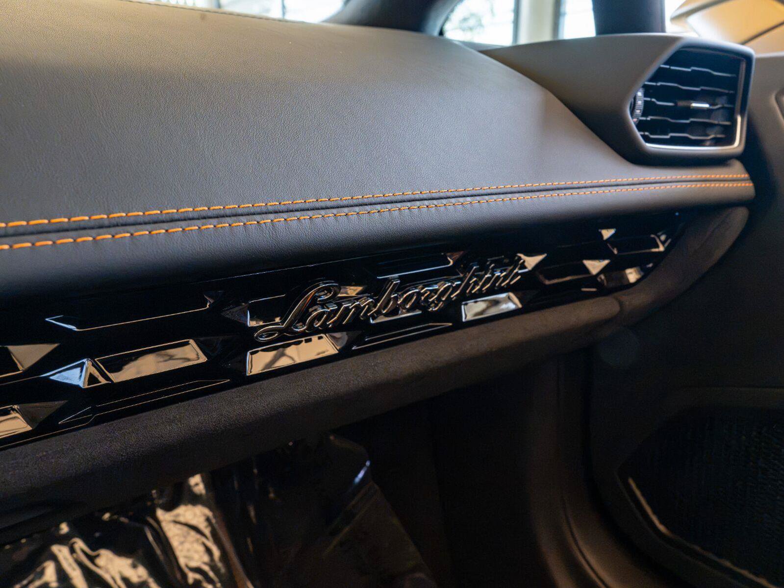 Used 2023 Lamborghini Huracan EVO RWD image 50