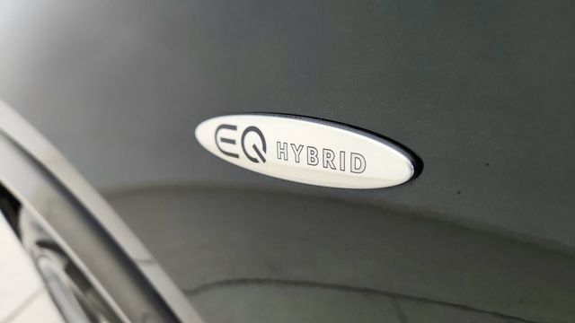 Used 2025 Mercedes-Benz GLE 450e 4MATIC image 18