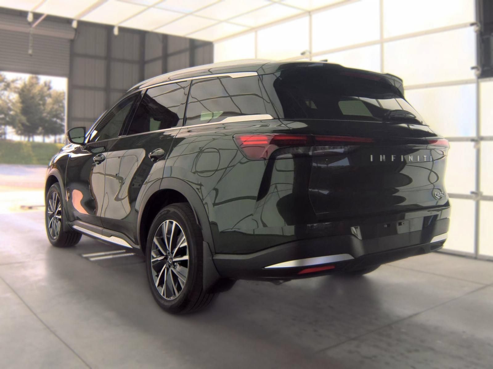 Certified 2026 INFINITI QX60 Luxe w/ Cargo Package AWD/4WD image 7