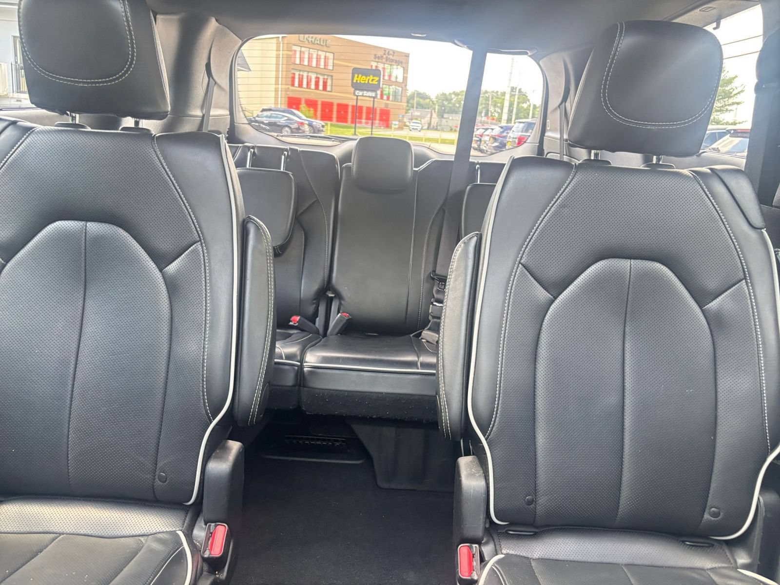 Used 2025 Chrysler Pacifica Limited FWD image 41