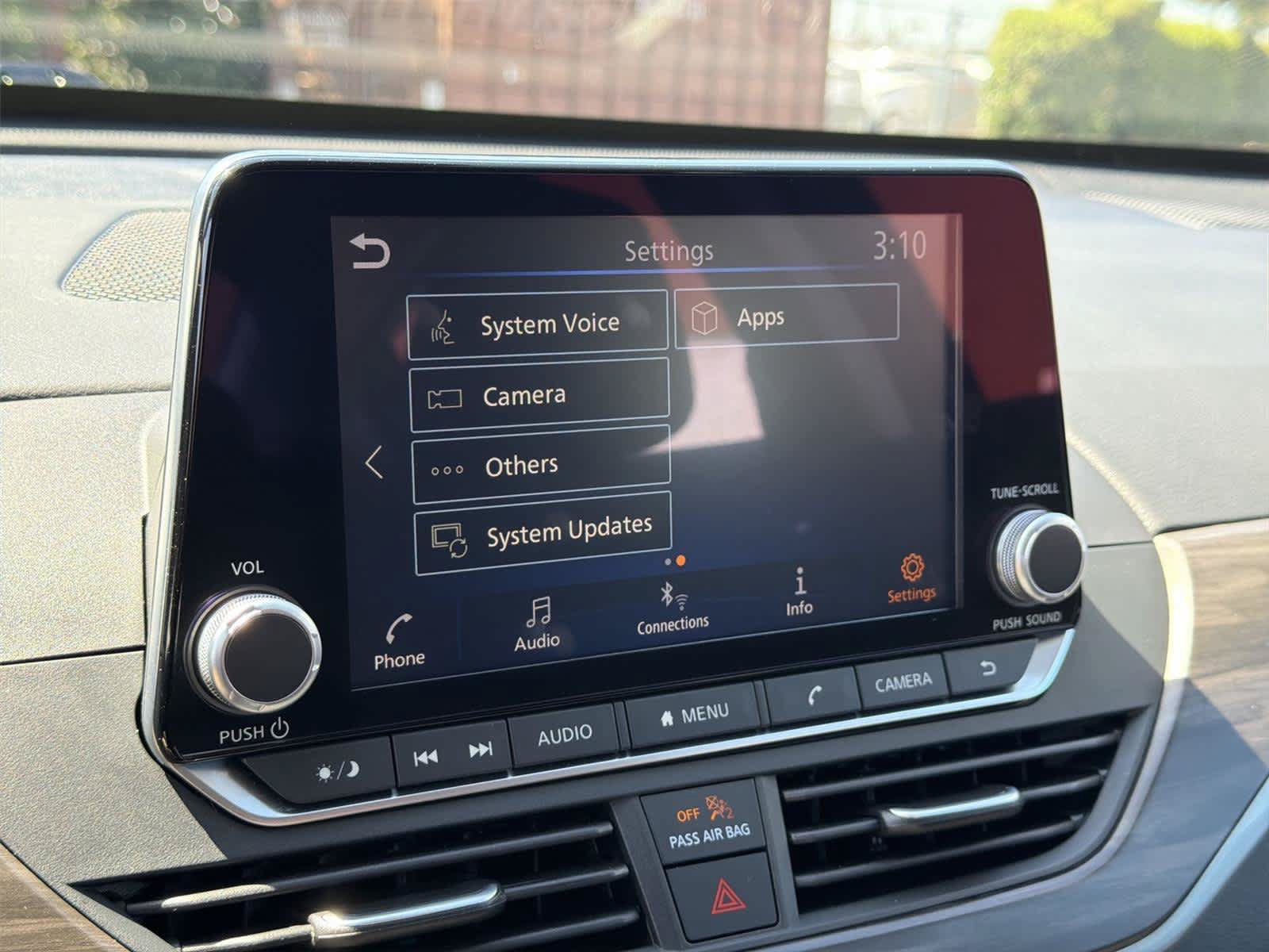 Used 2025 Nissan Altima 2.5 SV FWD image 40