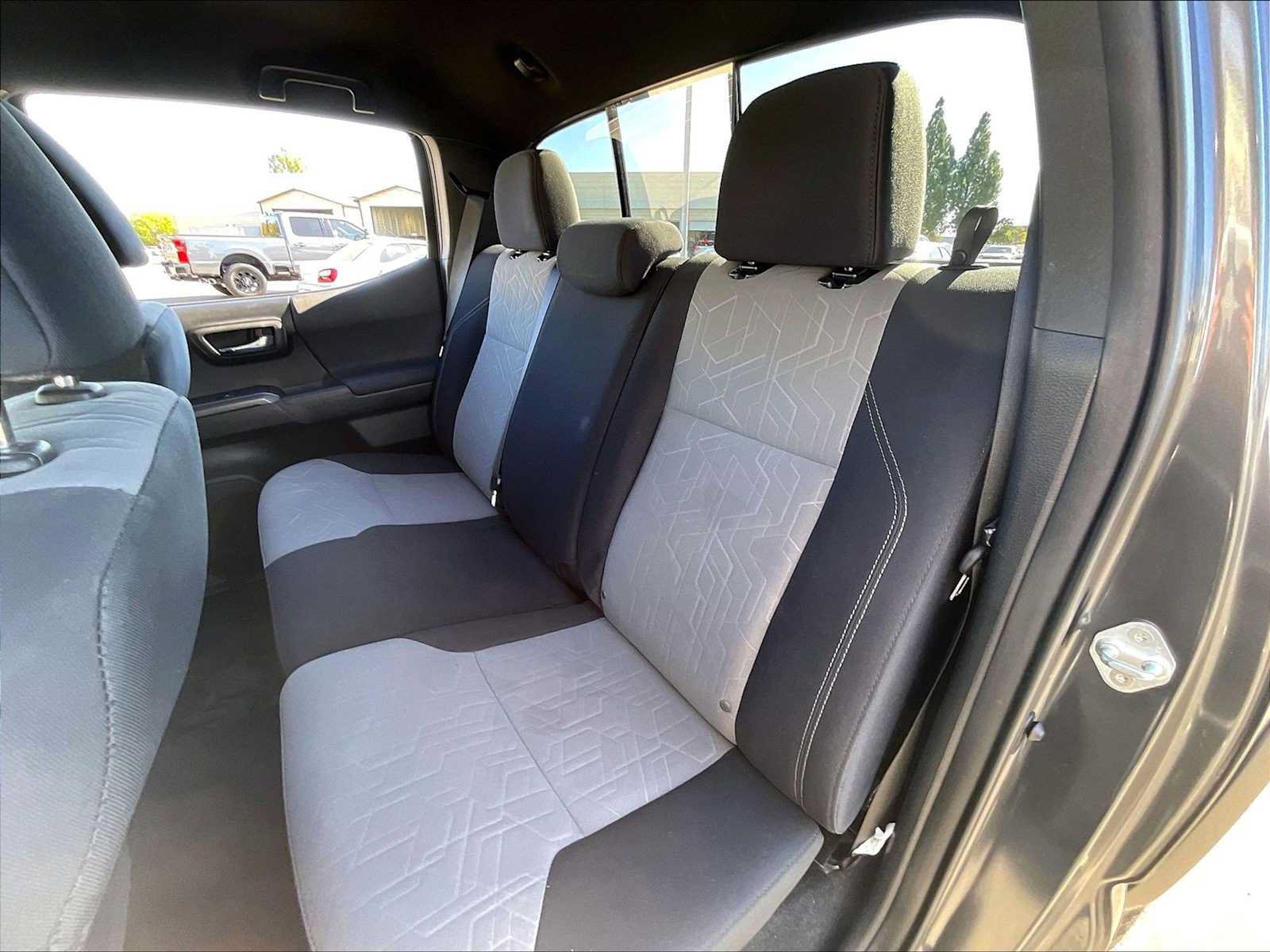Used 2021 Toyota Tacoma TRD Off-Road AWD/4WD image 29