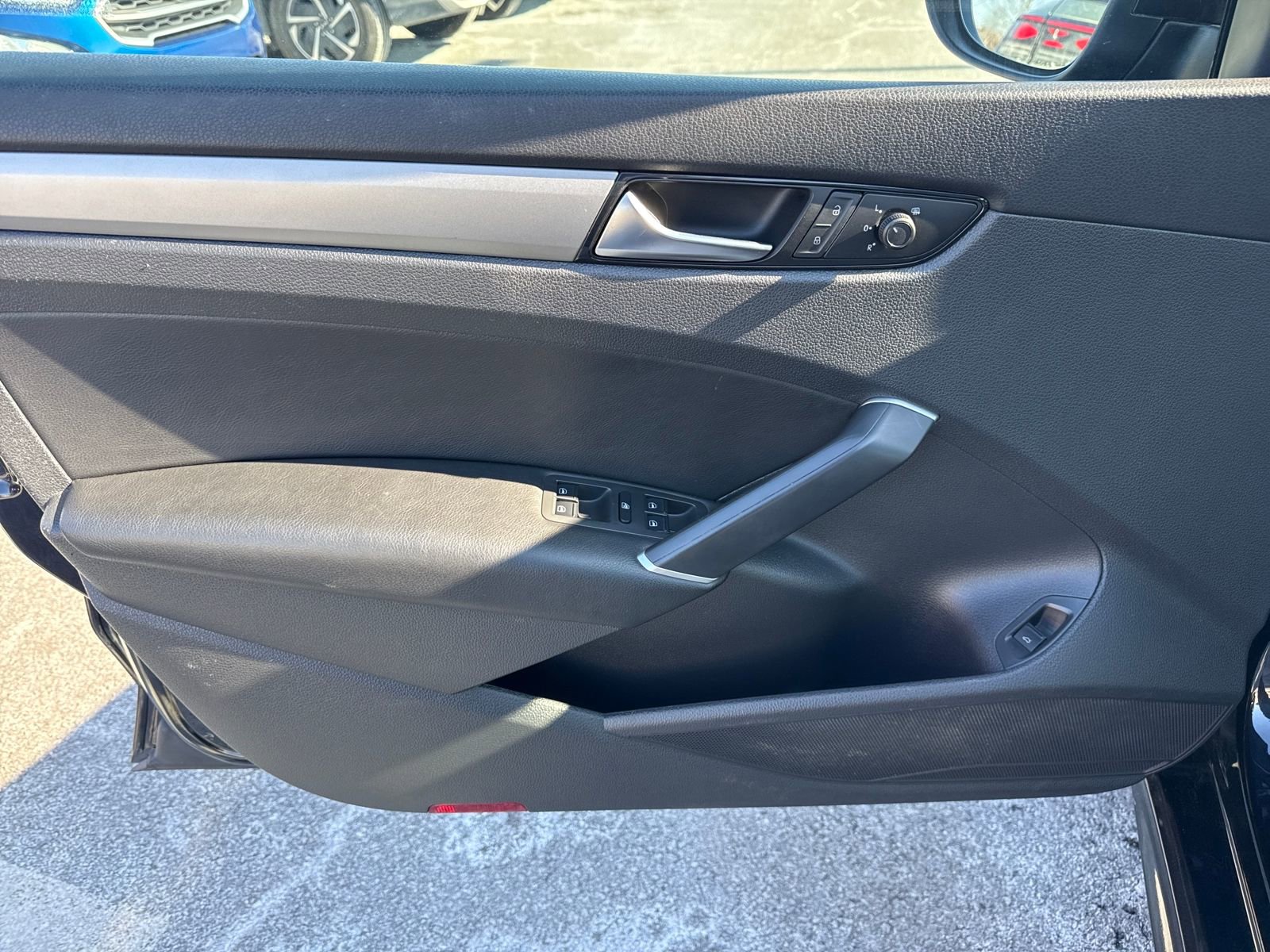 Certified 2021 Volkswagen Passat 2.0T SE image 11