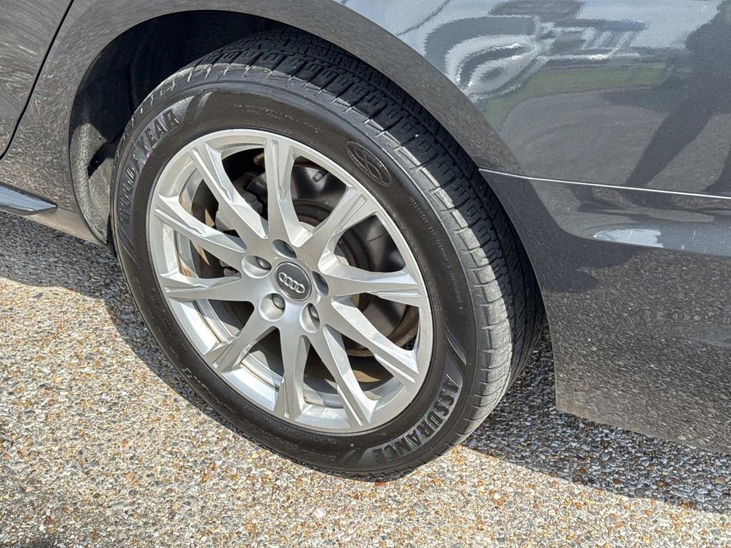 Used 2020 Audi A4 2.0T Premium image 5