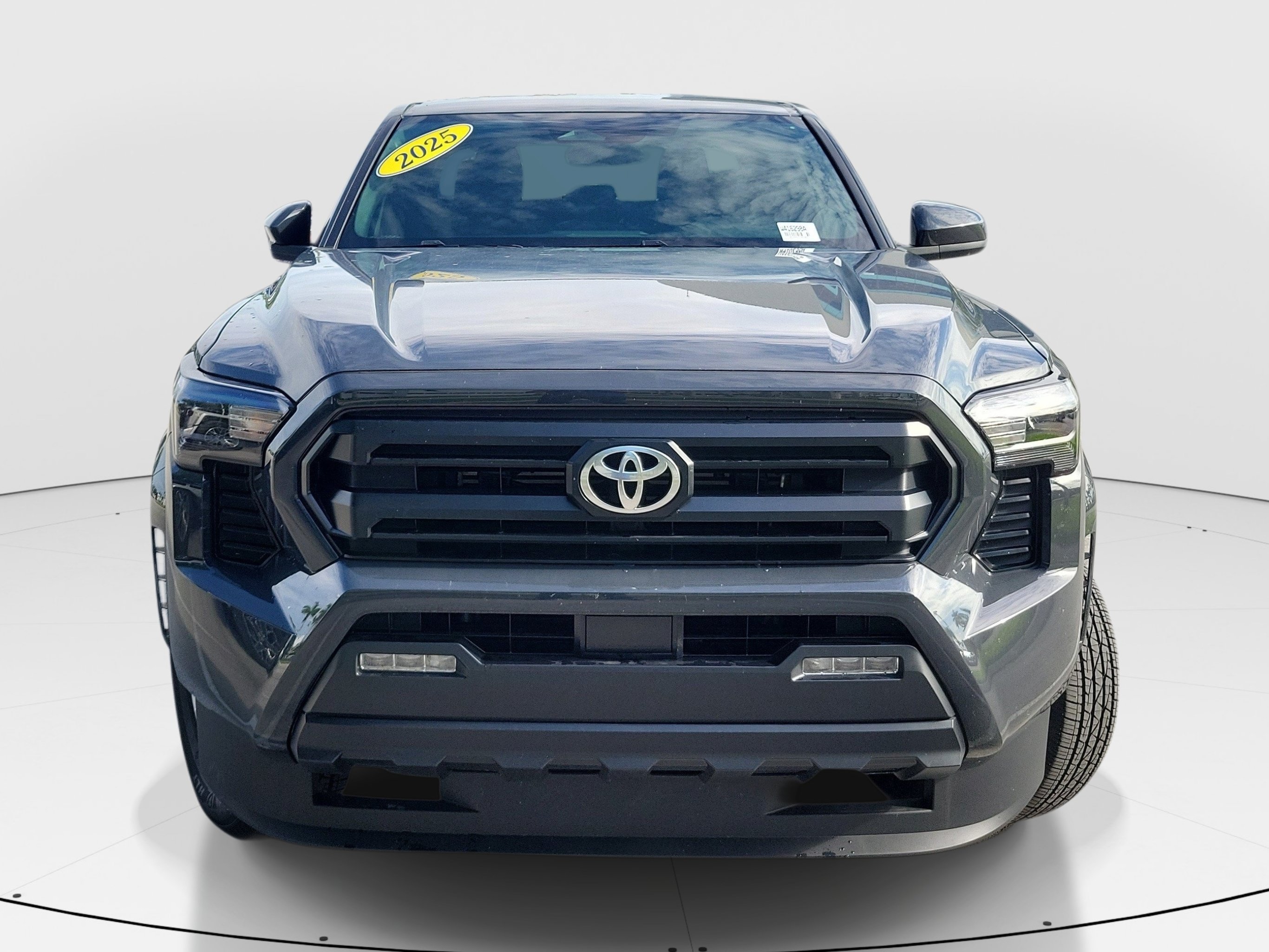 Certified 2025 Toyota Tacoma SR5 AWD/4WD image 2