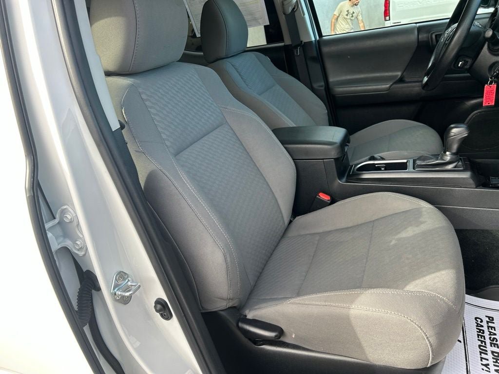 Used 2023 Toyota Tacoma SR AWD/4WD image 22