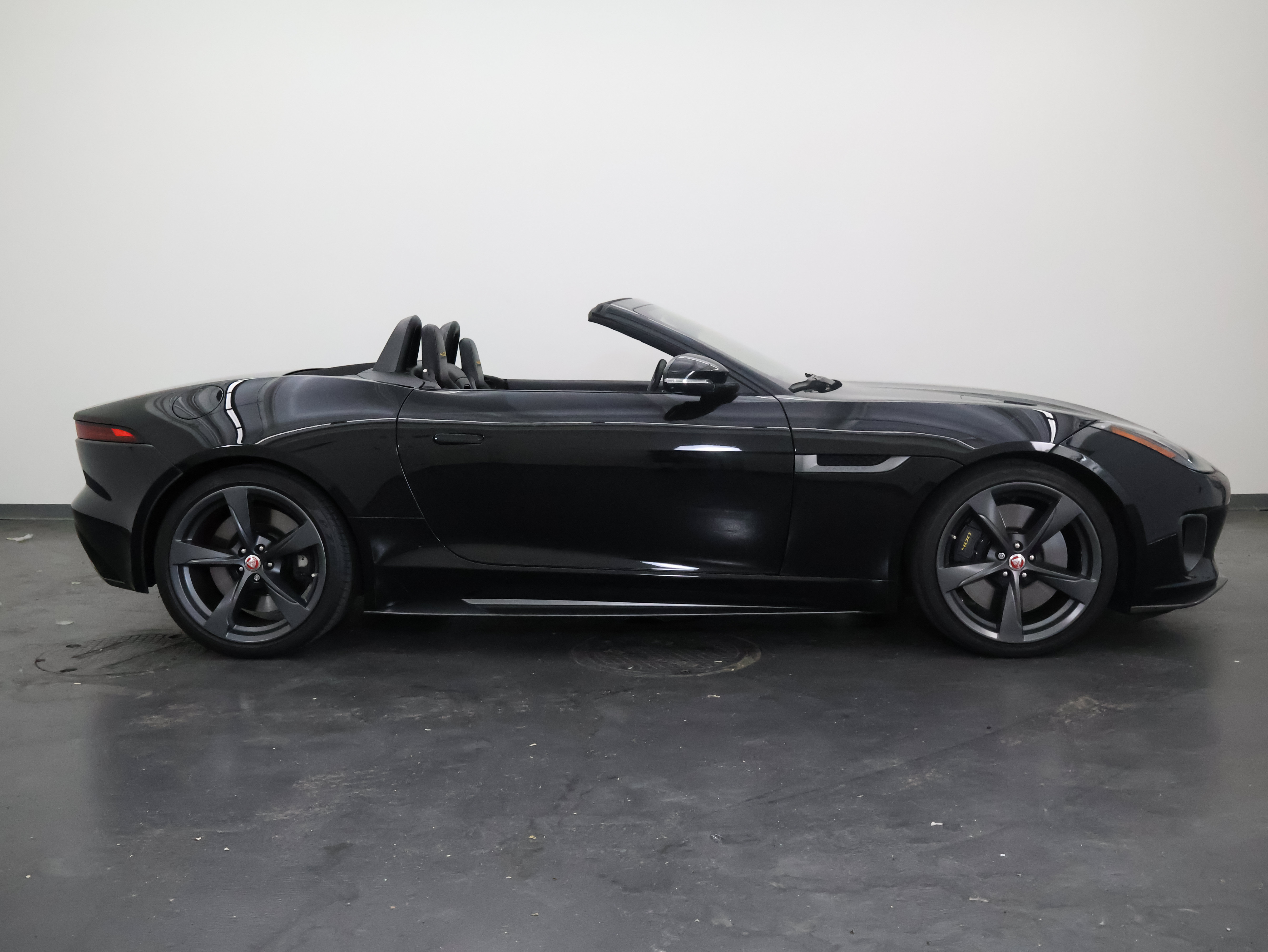 Used 2018 Jaguar F-TYPE 400 Sport AWD/4WD image 3
