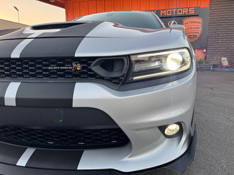 Used 2019 Dodge Charger Scat Pack w/ Dynamics Package RWD image 6