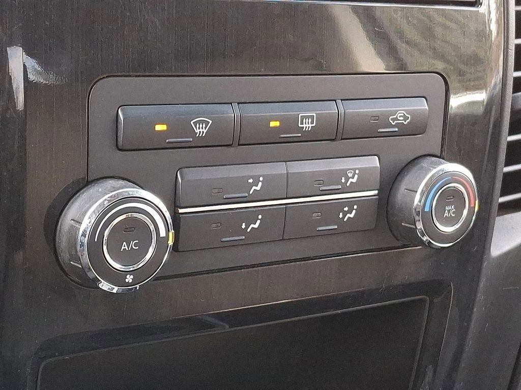 Used 2014 Nissan Titan SV w/ SV Value Truck Package image 12