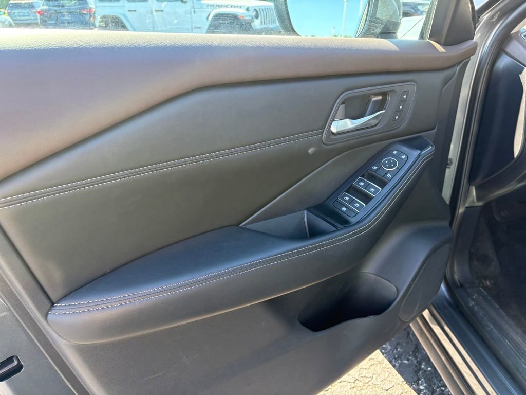 Used 2023 Nissan Rogue SL w/ SL Premium Package AWD/4WD image 13