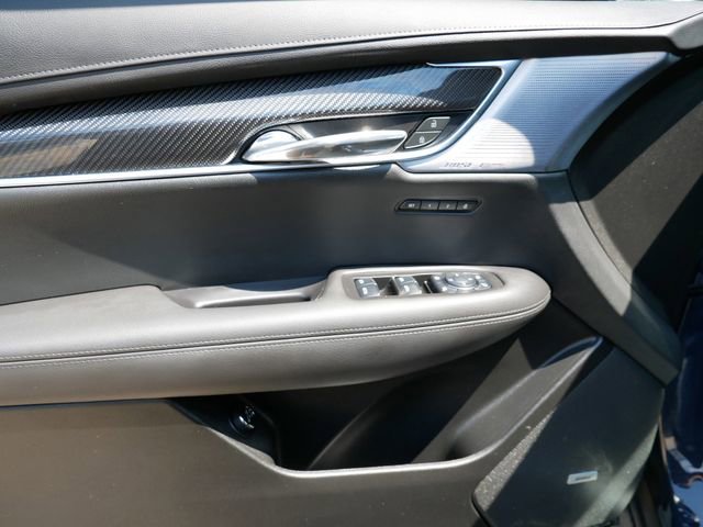 Used 2024 Cadillac XT6 Sport image 12