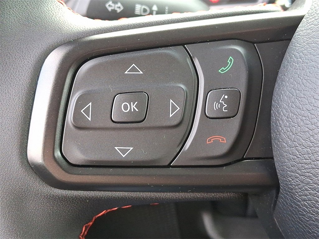 Used 2024 Jeep Gladiator Rubicon w/ Technology Group image 22