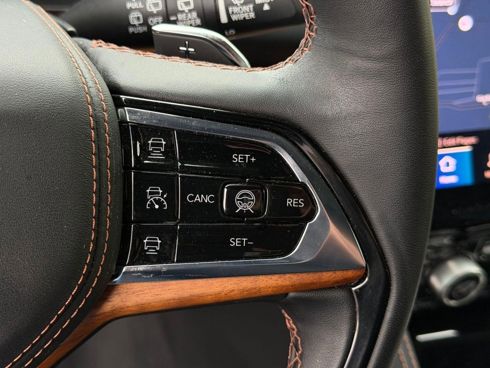 Used 2023 Jeep Grand Cherokee L Summit AWD/4WD image 28
